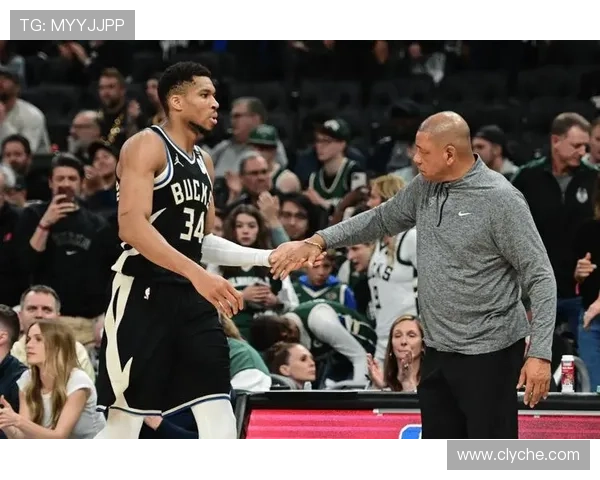 雄鹿主场大胜爵士字母哥闪耀全场 雄鹿主场大胜爵士字母哥闪耀全场